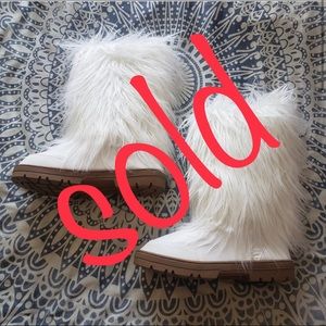 SOLD X white fur boot